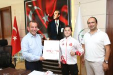 BOLU BELEDİYE BAŞKANIMIZ TANJU ÖZCAN MİLLİ SPORCULARIMIZI AĞIRLADI