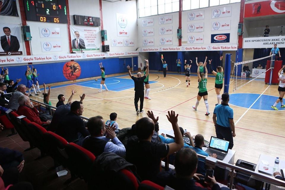 SULTANLAR NEFESLERİ KESTİ